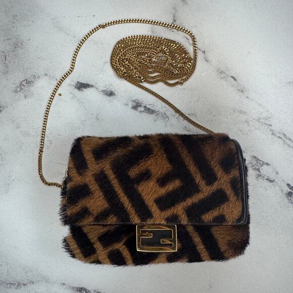 Fendi Zucca Shearling Baguette Charm Nano FF 2022 Crossbody Mini Bag Gold Chain - Picture 3 of 14
